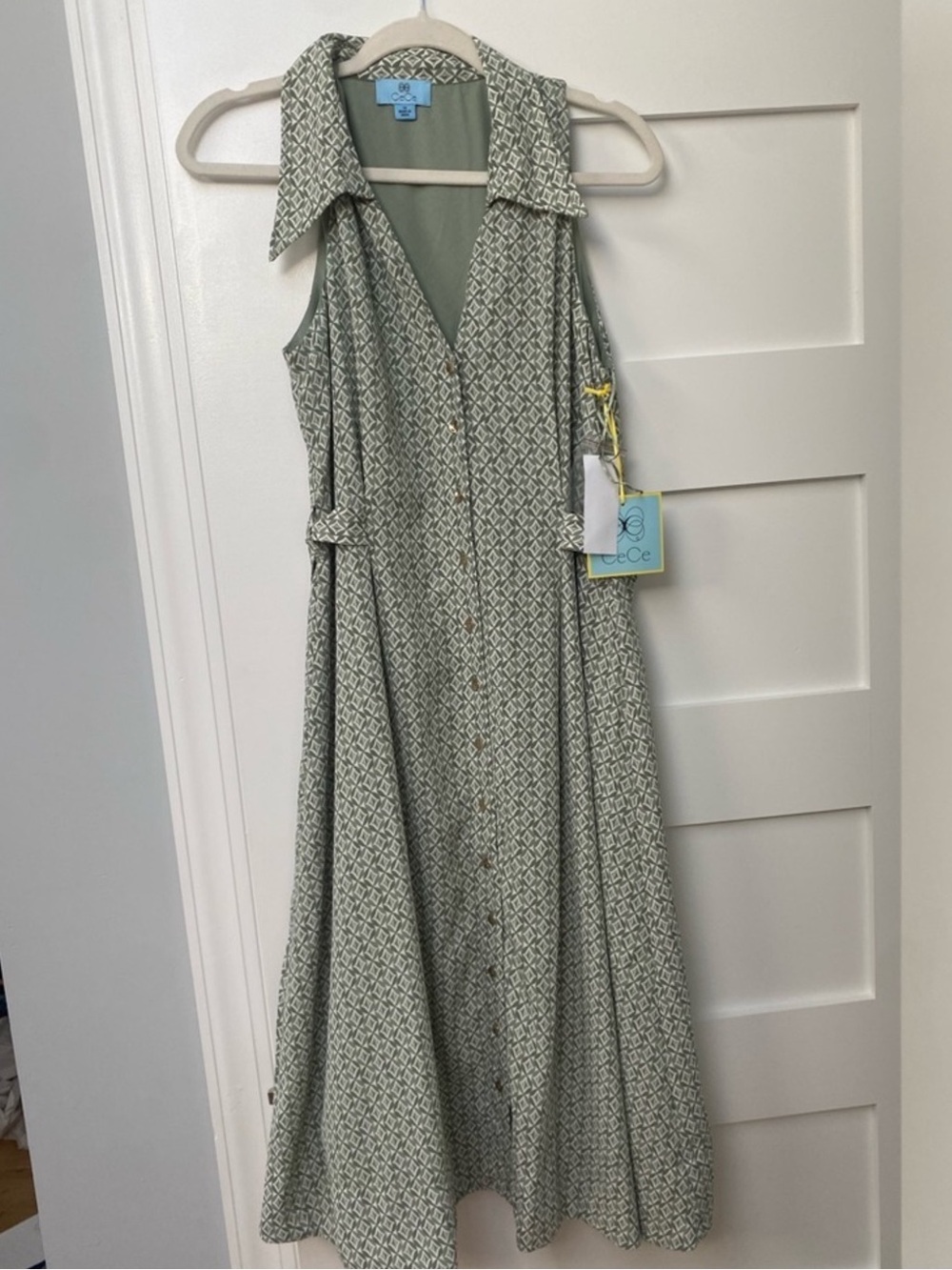 NWT CeCe Sleeveless Collared Midi Dress